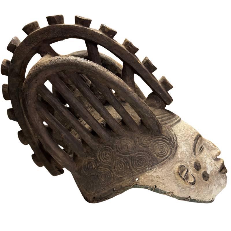 Stammesmaske aus Afrika, handgeschnitzte Holzmaske mit ausdrucksstarkem Gesicht und rituellem Erscheinungsbild