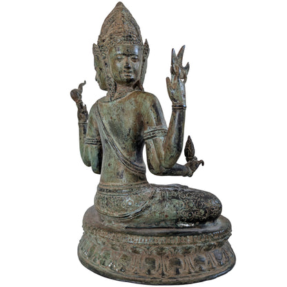 Rückseite Trimukha Maheshvara mit authentischen Kleidermotiven