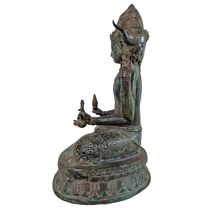 Detail Trimukha Maheshvara mit Bogen in der Hand
