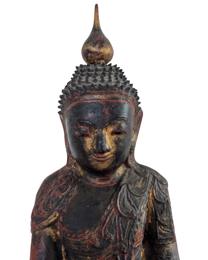 Detail von Gesicht und Ushnisha der zweiten antiken burmesischen Buddhafigur