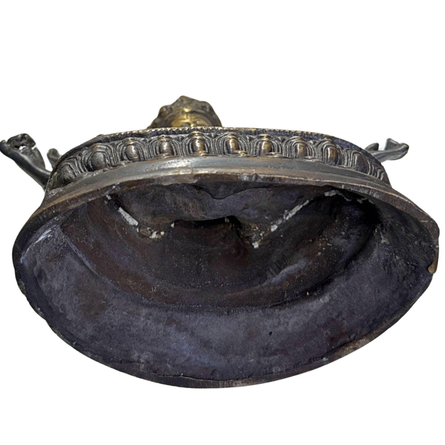 Göttin Ushnishavijaya mit alter Gussstruktur, dunkler Patina und rituellem Himalaya-Erscheinungsbild