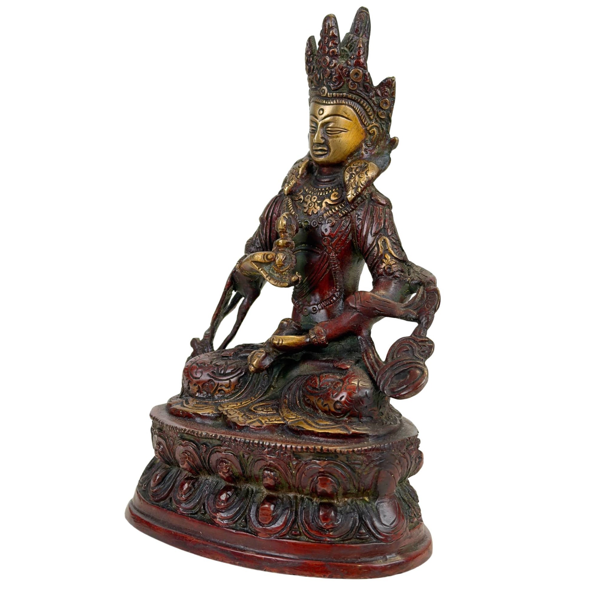 Detail der Vajrasattva-Krone mit goldfarbenen Akzenten, roter Patina und Spuren grüner Oxidation