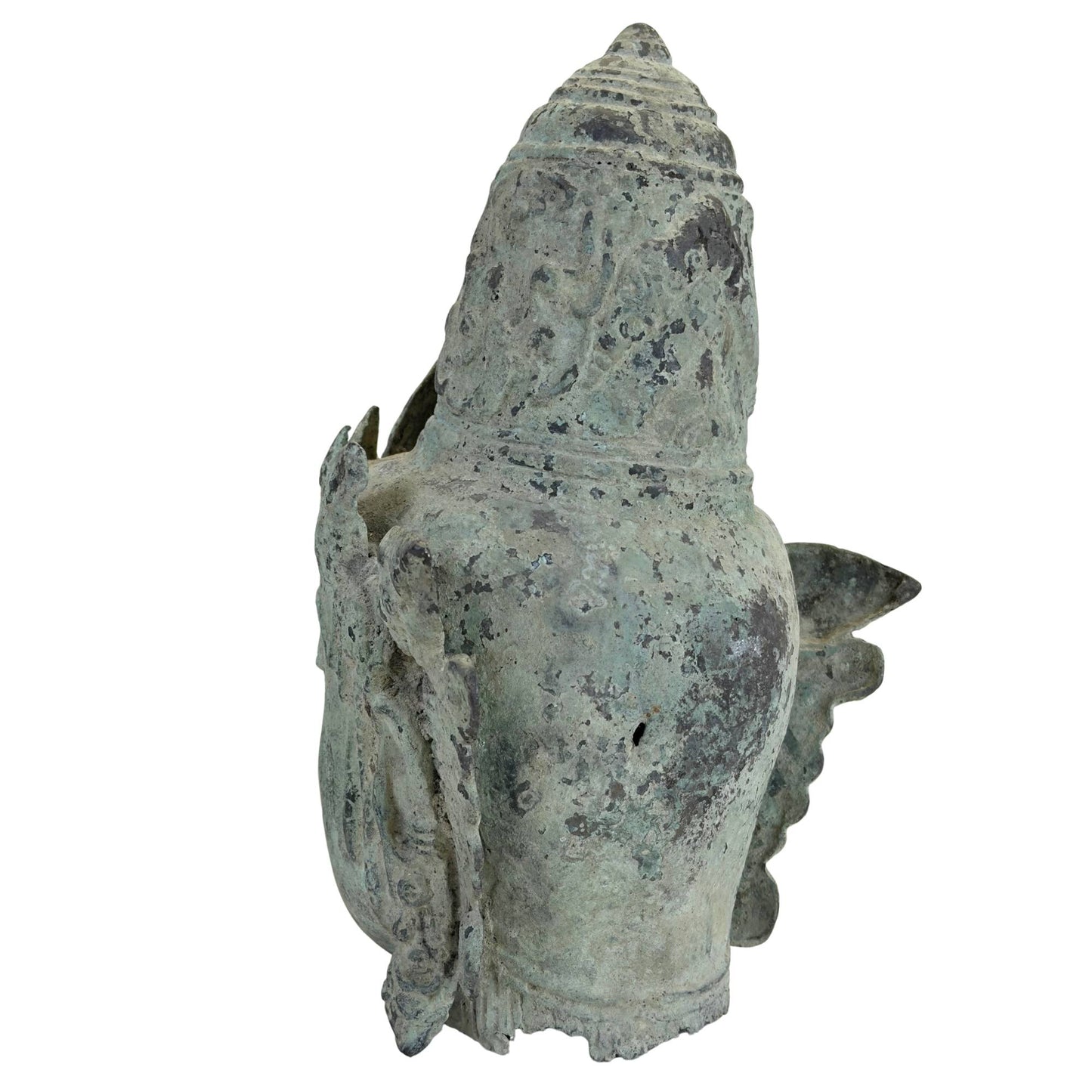 Natürliche Grünspanpatina auf einem bronzenen Vishnu-Kopf aus Indonesien