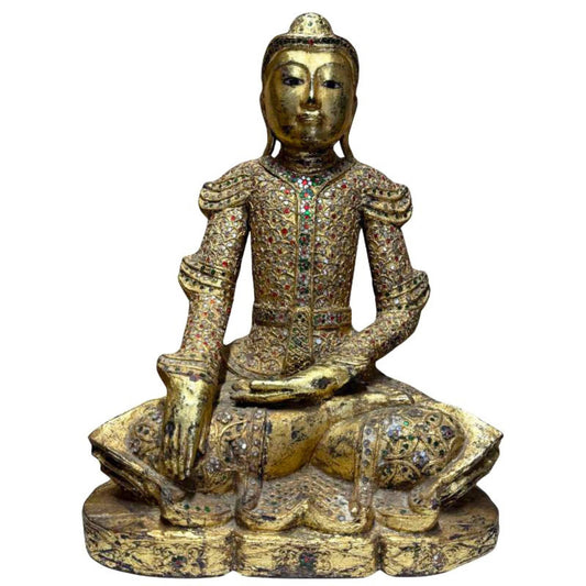 Vergoldete Buddha-Statue aus Mandalay, Myanmar, als Symbol für Erdung, Schutz und Erleuchtung