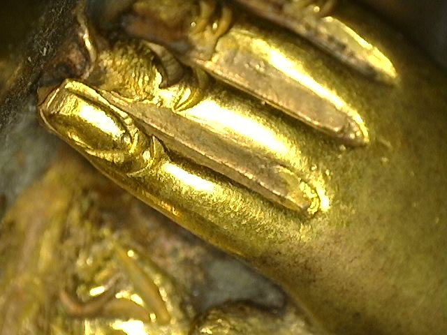 Kleine vergoldete Tara-Bodhisattva-Figur aus Bronze