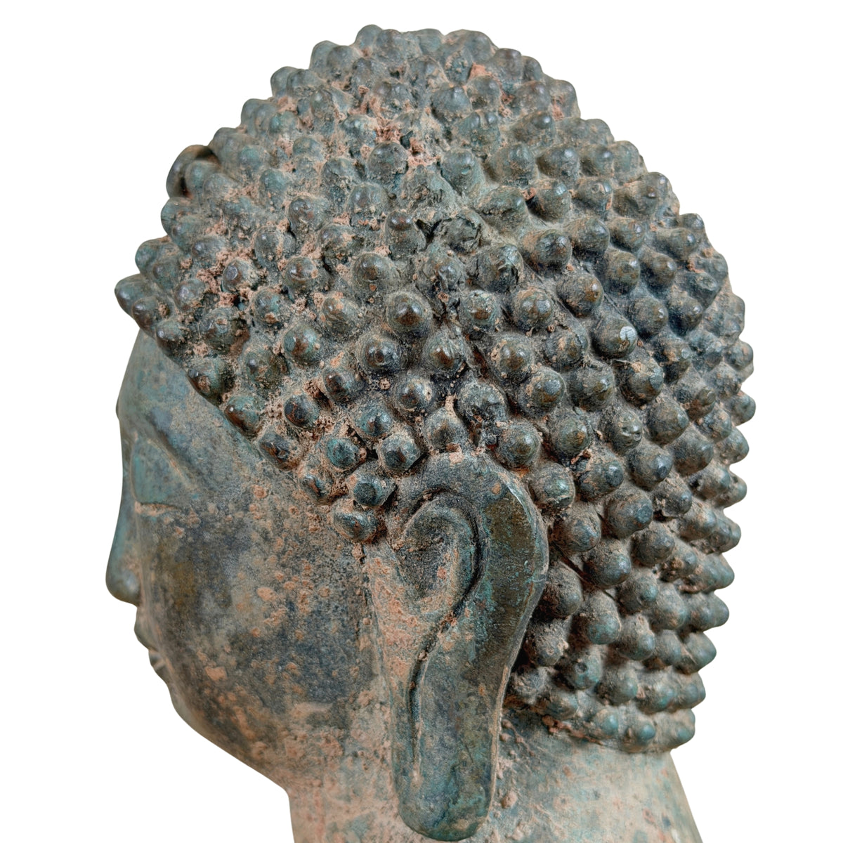 Kopf des Bronze-Buddhas im Profil, andere Seite