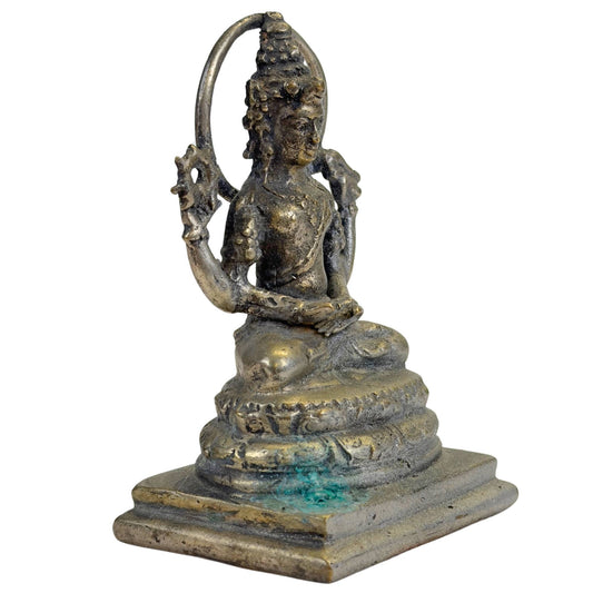 Vishnu-Statue aus Indonesien mit Chakra und heiliger Muschel als Symbole des Schutzes und der kosmischen Ordnung