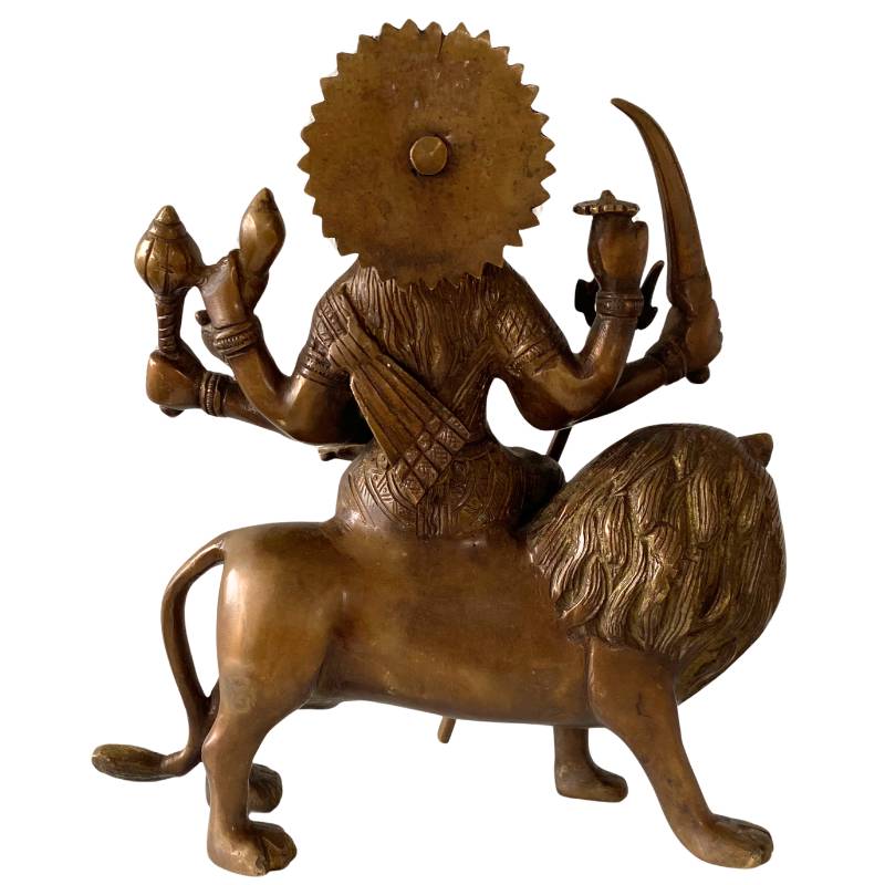 Vorderansicht einer Bronzestatue der Durga mit Trishula – hinduistische Göttin