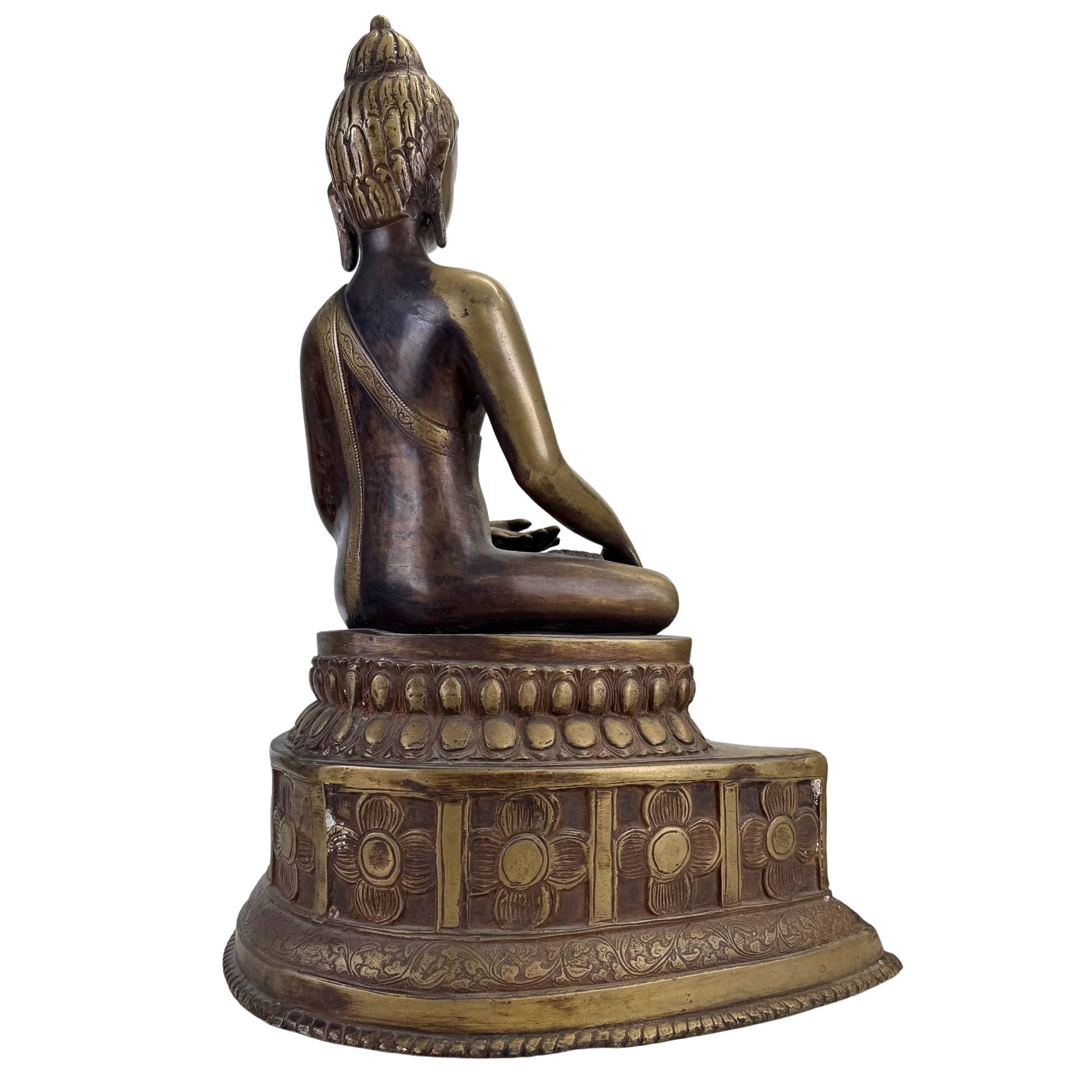 Früher Buddha aus Bronze aus dem Himalaya, hergestellt im traditionellen Wachsausschmelzverfahren