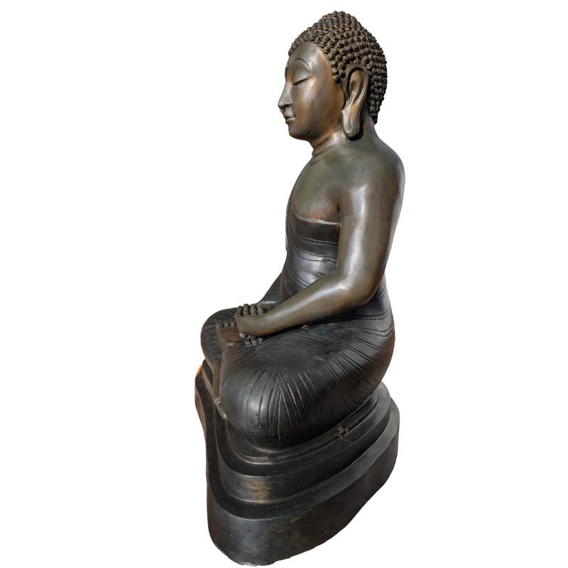 Ormolu-Buddha aus Bronze mit Tempelkontext