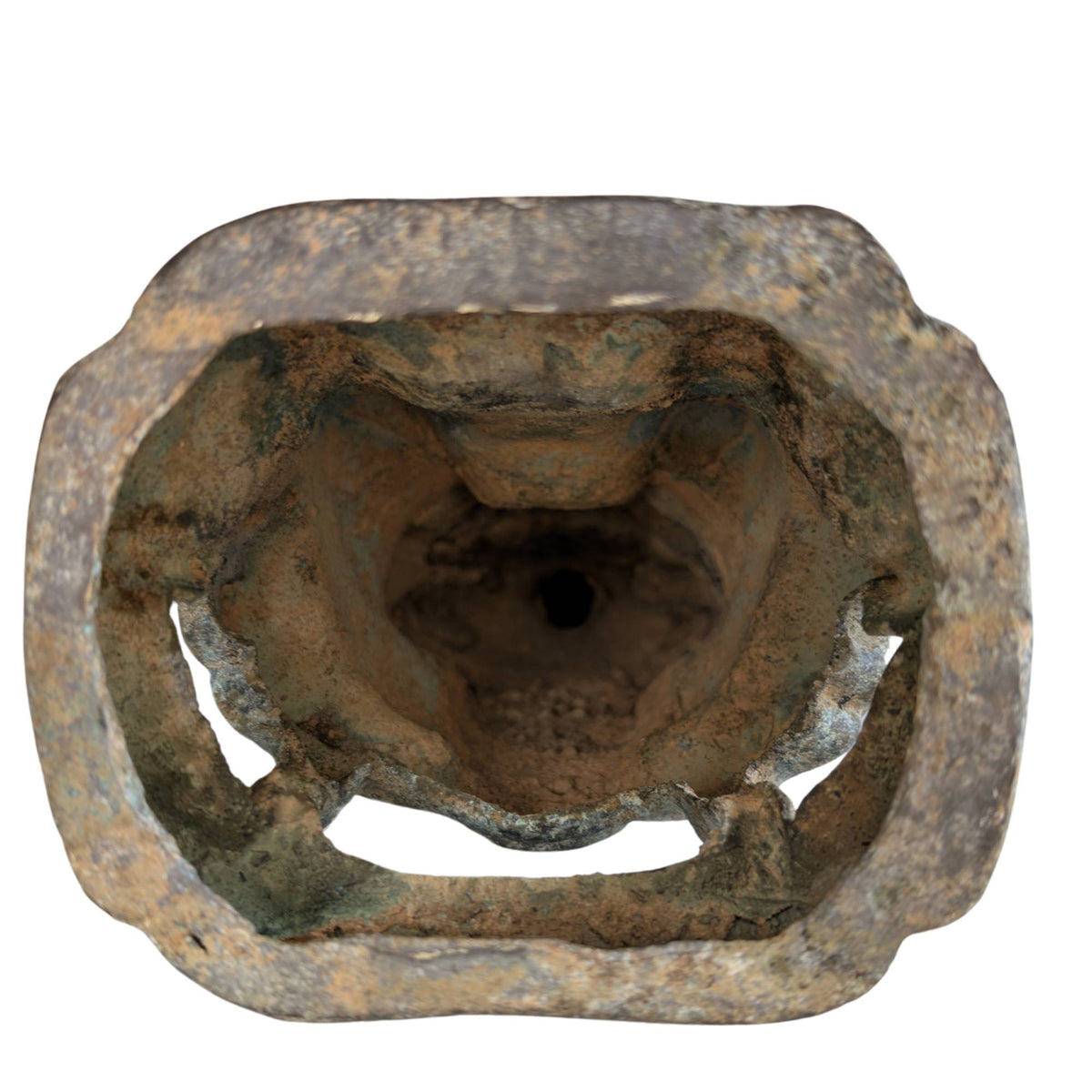 Rare study object for connoisseurs of early Asian metal art.