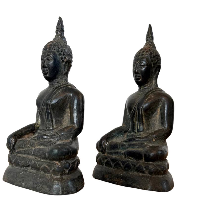 Seitenansicht einer Buddha-Statue aus Bronze, Thailand, Sukhothai-Einfluss