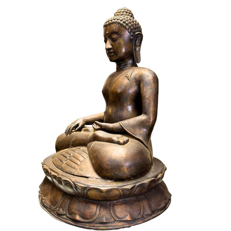 Monumentale Seitenansicht des 58 cm hohen sitzenden Buddha auf dem Thron des Meru.
