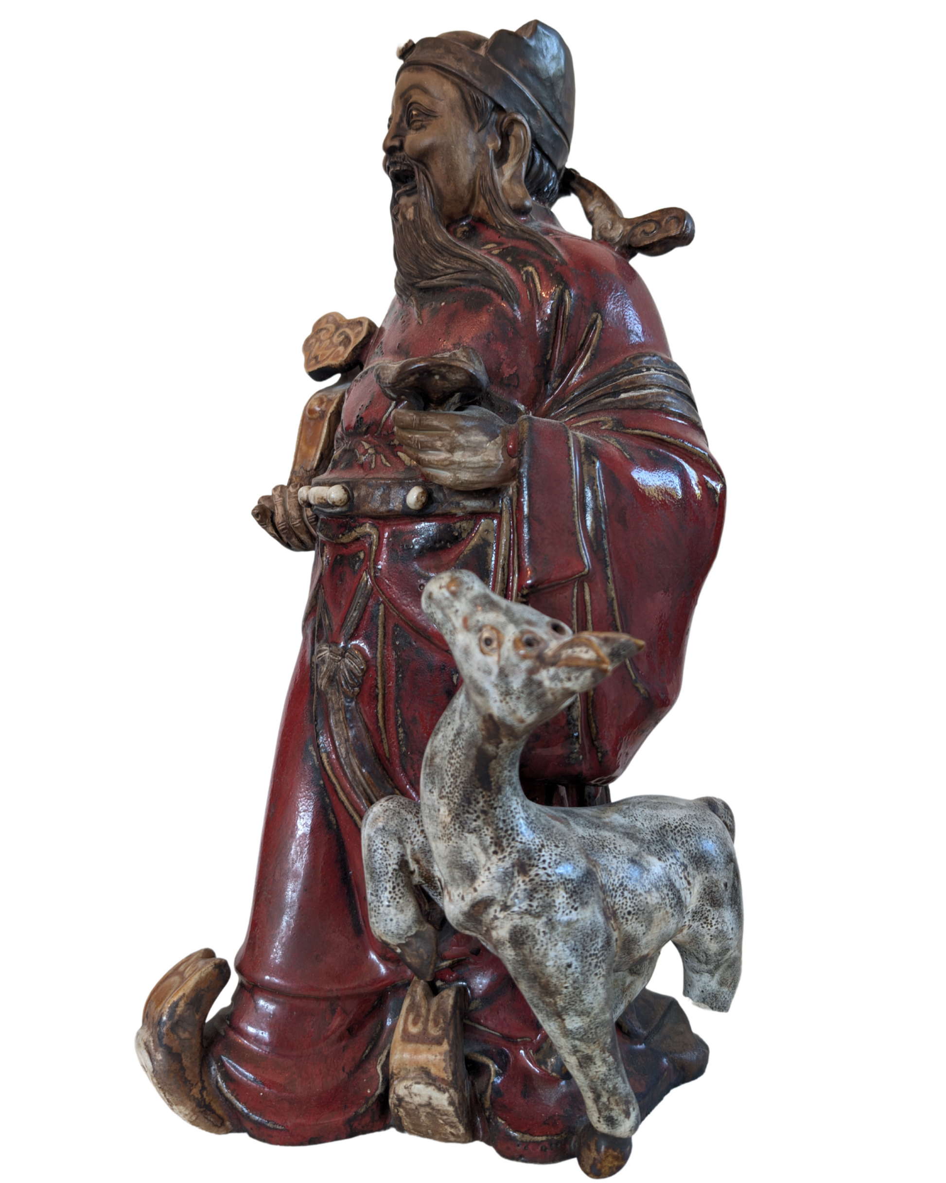 Profil von Lu mit detaillierter Darstellung des traditionellen Gewandes.