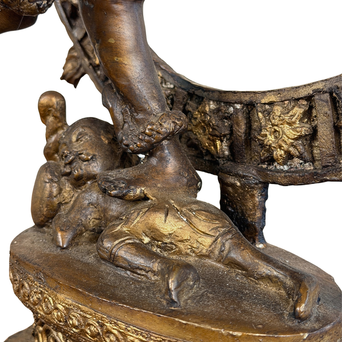 Apasmara mit Shivas Standfuß auf dem Sockel, Detail