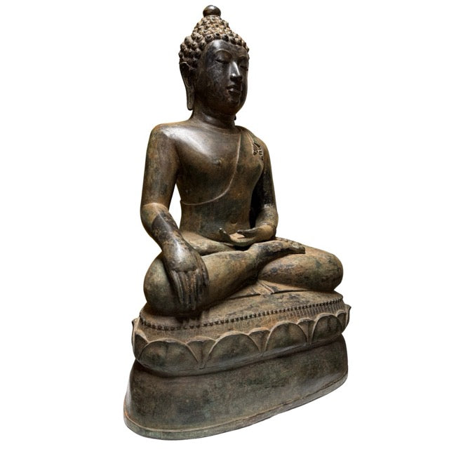 Schwere Buddha-Statue aus Bronze im thailändischen Sukhothai-Stil mit starker spiritueller Ausstrahlung